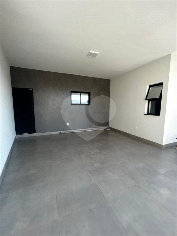 Casa à venda com 2 quartos, sendo 1 suíte,  no condomínio Residencial Parque Imperial, Salto - SP