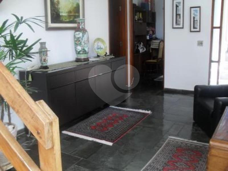 Sobrado à venda com 3 suítes em Jardim Leonor, São Paulo, SP