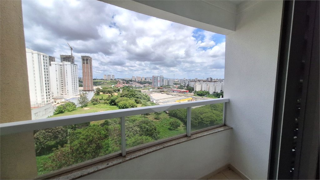 Apartamento à venda com 3 quartos, sendo 1 suíte,  em Parque Campolim, Sorocaba, SP