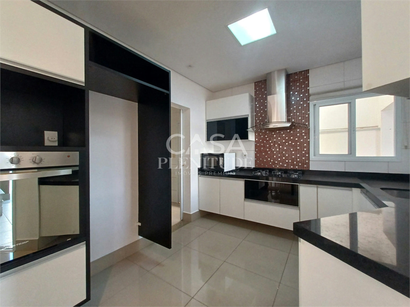 Casa em condomínio à venda com 3 suítes em Iporanga, Sorocaba, SP