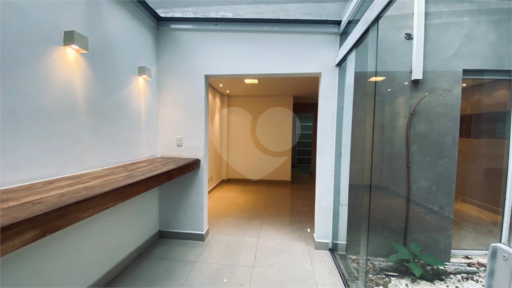 Casa à venda com 3 suítes no condomínio Vilas 2, São Paulo - SP