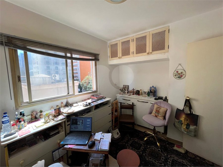 Apartamento à venda com 3 quartos, sendo 2 suítes,  em Jardim Paulista, São Paulo, SP