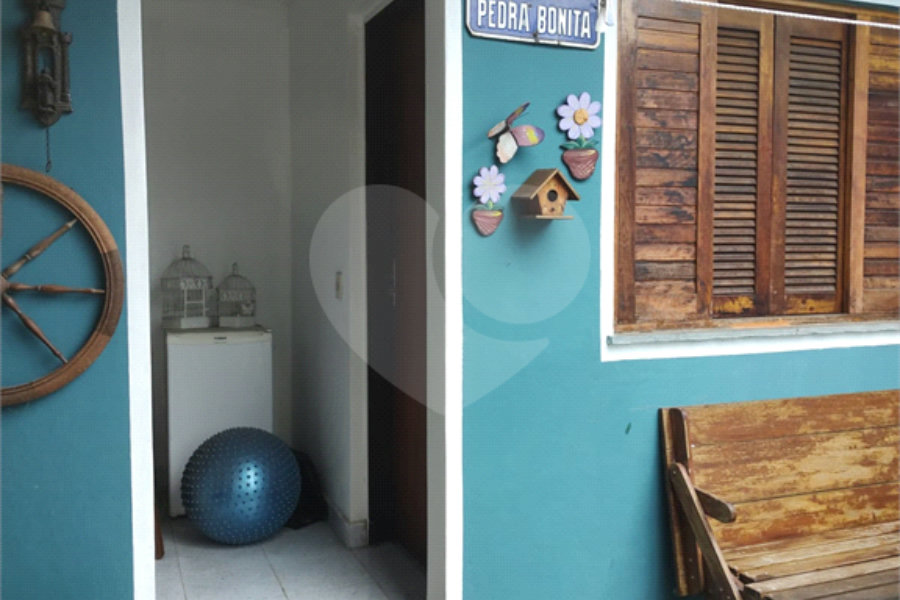Sobrado à venda com 4 quartos, sendo 1 suíte, em Horto, São Paulo, SP