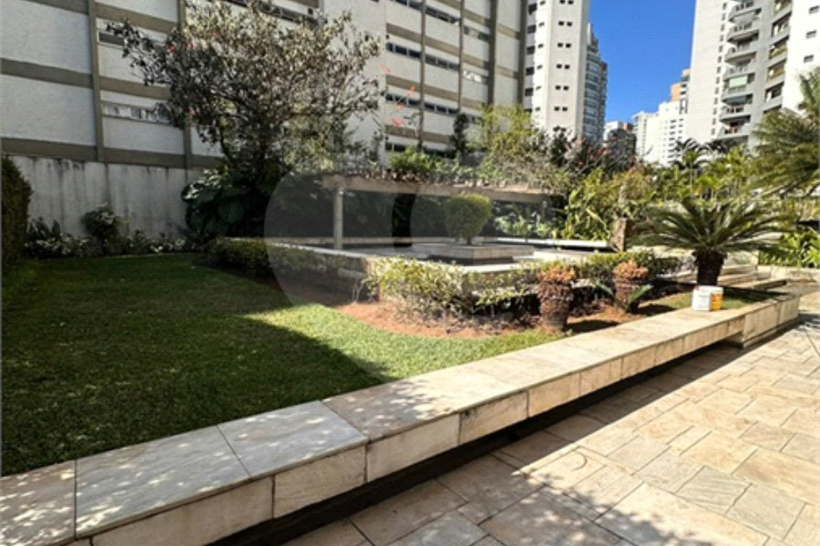Apartamento para alugar com 3 quartos, sendo 2 suítes, em Moema, São Paulo, SP