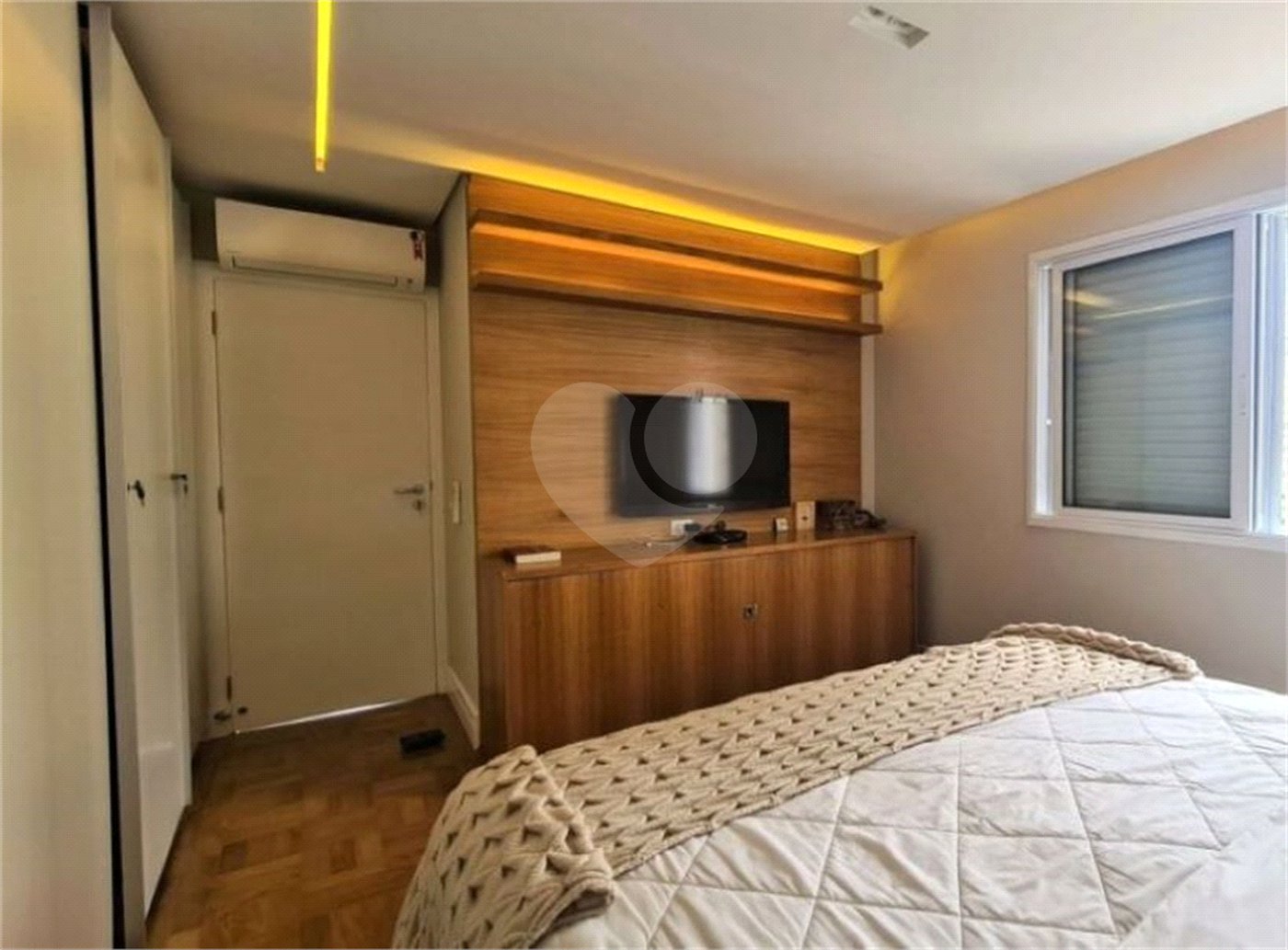 Apartamento à venda com 3 quartos, sendo 1 suíte, em Vila Uberabinha, São Paulo, SP