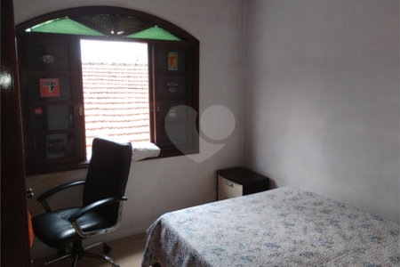 Sobrado à venda com 3 quartos, sendo 1 suíte,  em Vila Nivi, São Paulo, SP