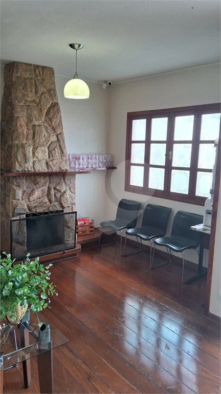 Sobrado à venda com 4 quartos, sendo 2 suítes, em Jardim Quisisana, Poços de Caldas, MG