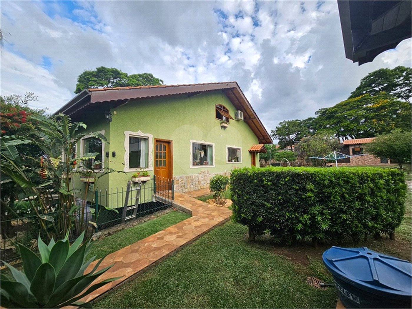 Casa à venda com 4 quartos, sendo 3 suítes, em Jardim Tapajós, Atibaia, SP