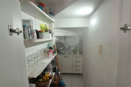 Casa à venda com 2 quartos no condomínio Karolyne, Votorantim - SP