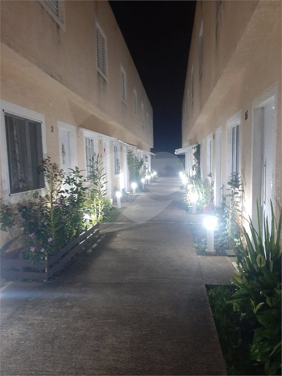 Casa à venda com 2 quartos, sendo 1 suíte,  no condomínio Pitangueiras, Mogi das Cruzes - SP