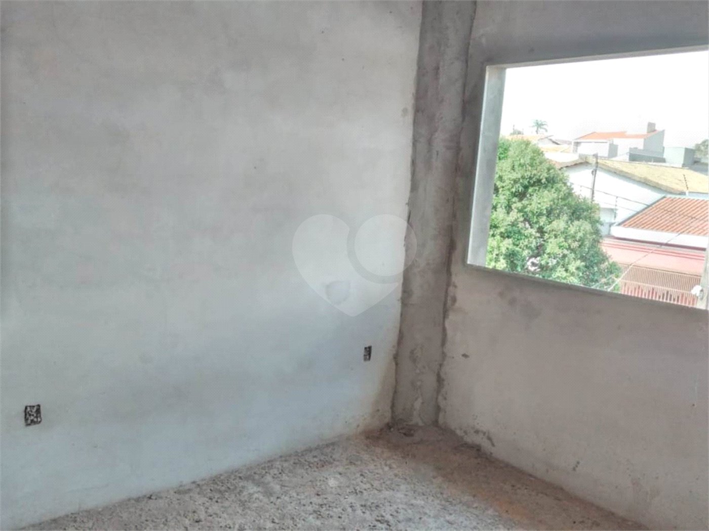 Sobrado em construção no Jardim de Cresci .