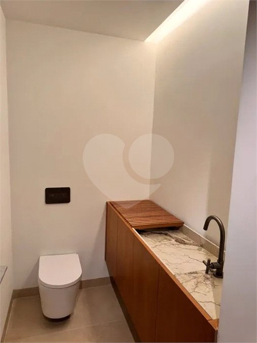 Apartamento para alugar com 4 quartos, sendo 3 suítes, em Pinheiros, São Paulo, SP