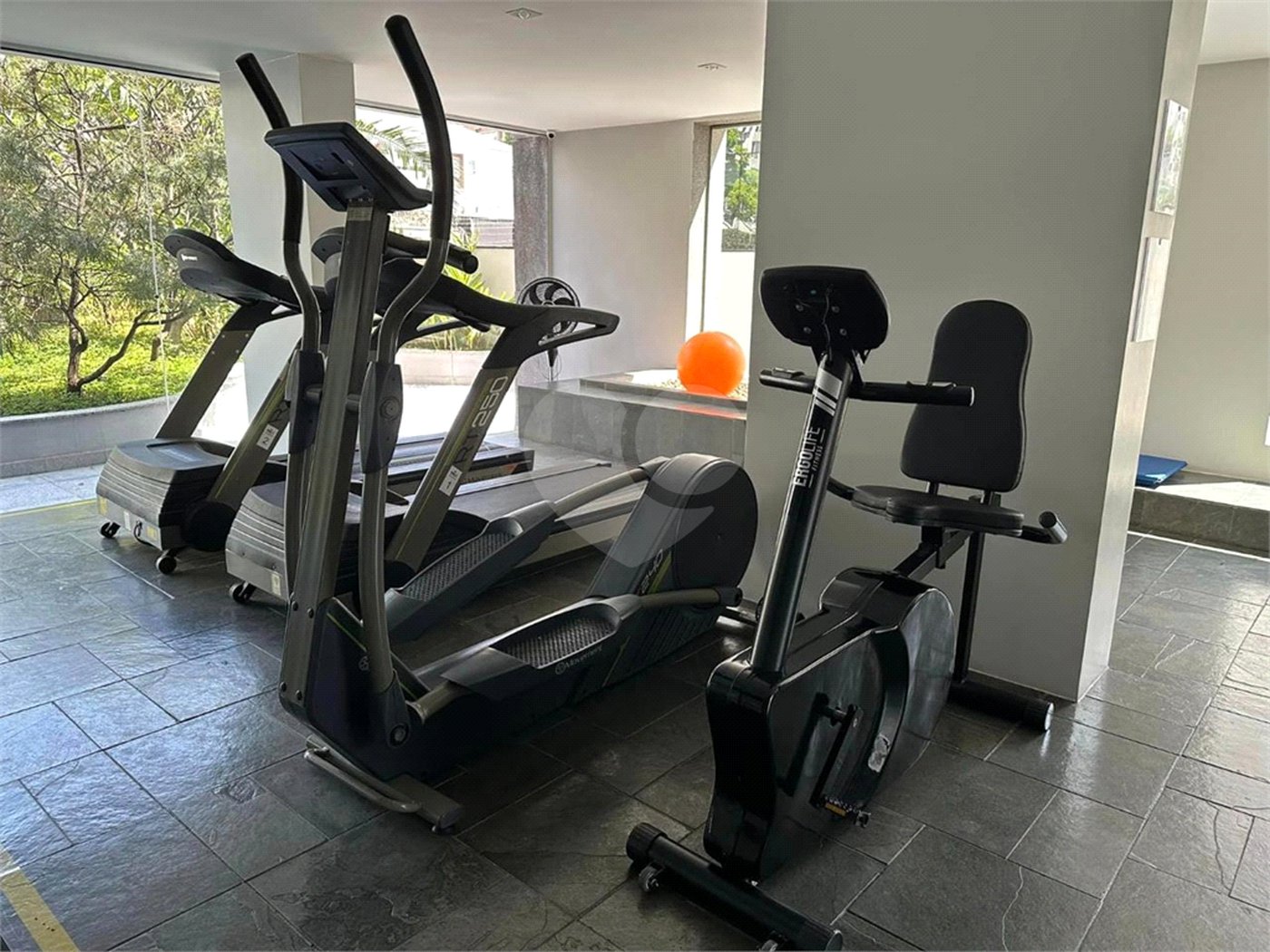 Apartamento à venda ou para alugar com 1 suíte em Jardim Europa, São Paulo, SP
