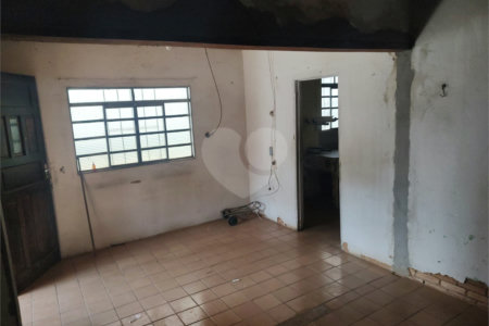Casa à venda com 2 quartos, sendo 1 suíte, no Centro, Jarinu, SP