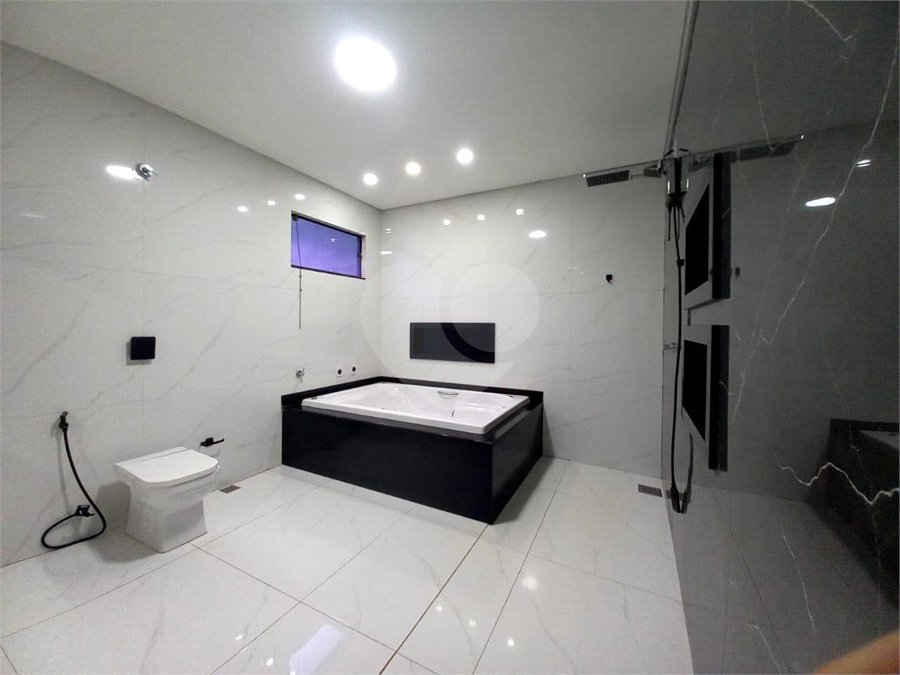 Casa à venda com 3 quartos, sendo 1 suíte,  em Vila Santa Catarina, Dourados, MS