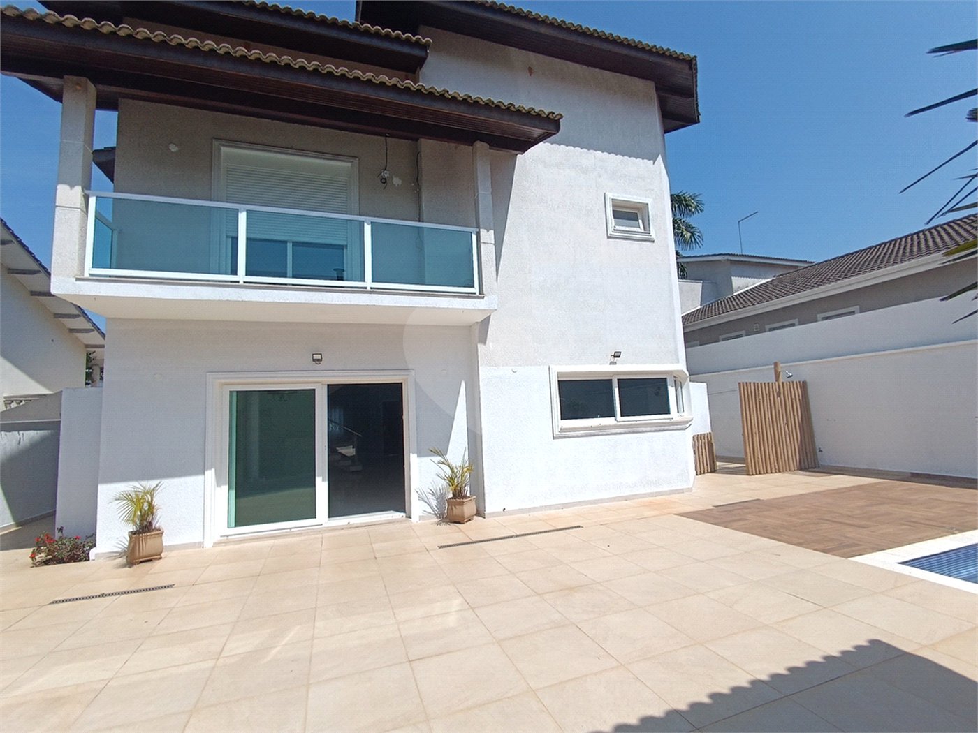 Casa à venda com 4 quartos, sendo 2 suítes, no condomínio Terras de Santa Adélia, Vargem Grande Paulista - SP