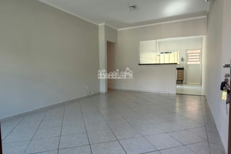 Casa à venda com 3 quartos, sendo 1 suíte, no condomínio Bella Vita, Atibaia - SP