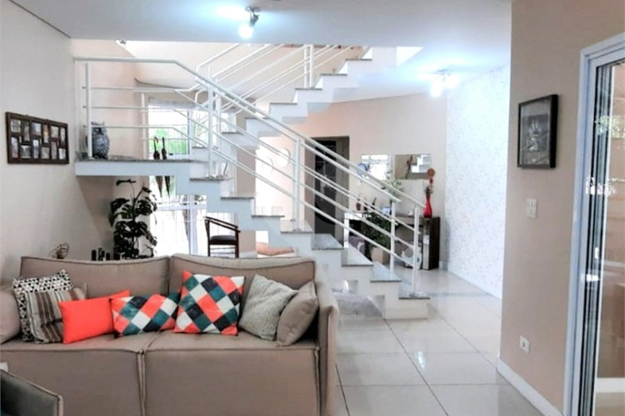 Casa à venda com 5 quartos, sendo 4 suítes, em Santana, São Paulo, SP