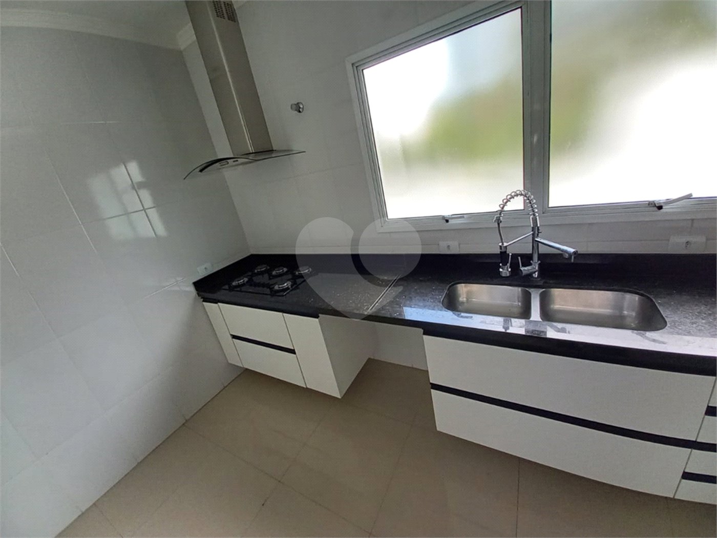 Casa para alugar com 4 suítes no condomínio Milenium, São Paulo - SP