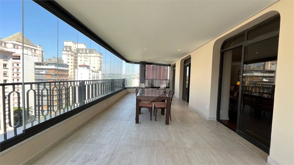 Apartamento à venda com 4 quartos, sendo 3 suítes, em Itaim Bibi, São Paulo, SP