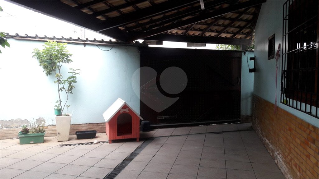 Casa à venda com 3 quartos, sendo 2 suítes, no condomínio Itatitara, Rio de Janeiro - RJ