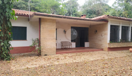 Chácara à venda com 5 quartos, sendo 1 suíte, no Centro (mailasqui), São Roque, SP