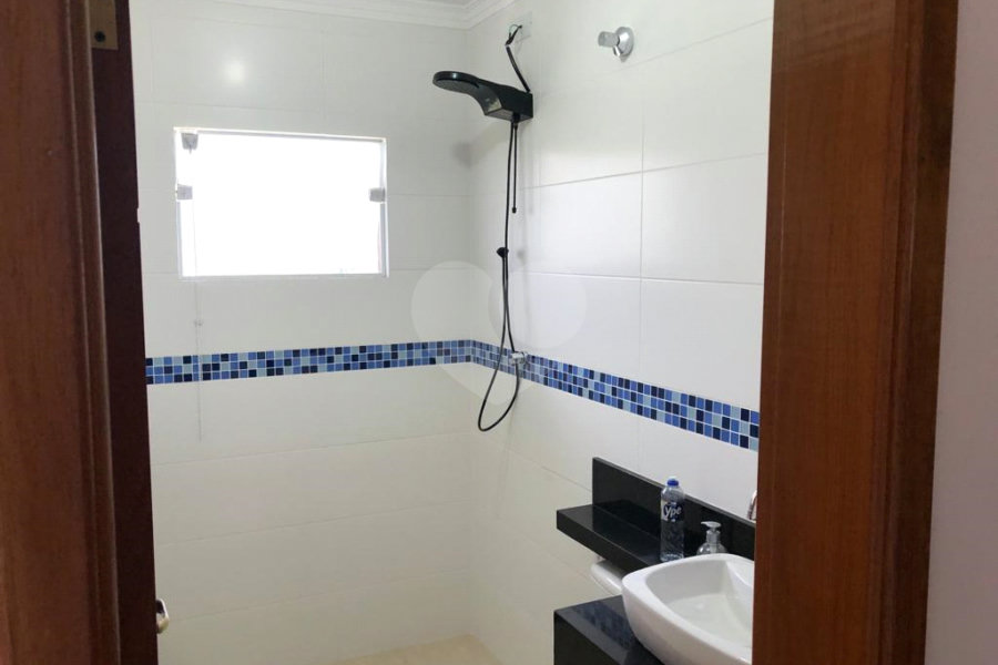 Sobrado à venda com 3 suítes em Barreiro, Mairiporã, SP