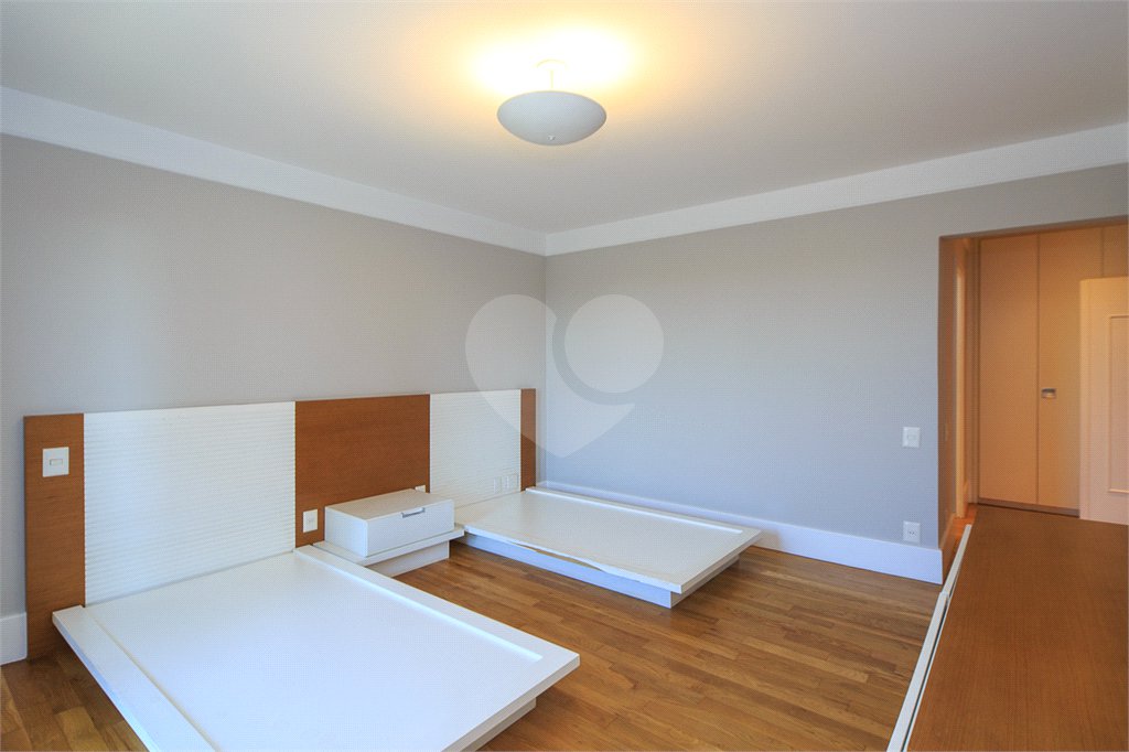 Duplex à venda ou para alugar com 5 suítes em Alto da Boa Vista, São Paulo, SP