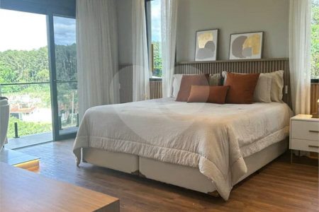 Belíssima Casa à venda com 453m², 4 suítes e 5 vagas de garagem em Atibaia!!!!