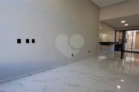 Casa à venda com 3 quartos, sendo 1 suíte, no condomínio Horto Florestal 1, Sorocaba - SP
