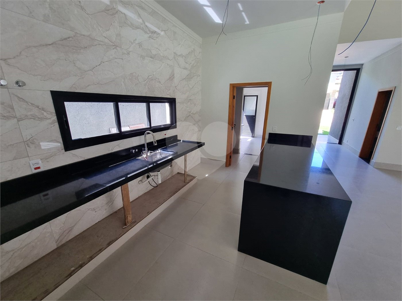 Casa à venda com 3 suítes no condomínio Terras de Santa Teresa, Itupeva - SP