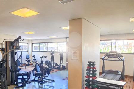 Apartamento à venda na Moóca, 68m², 2 dormitórios, 1 suíte, 1 vaga, ar condicionado, varanda, lazer completo