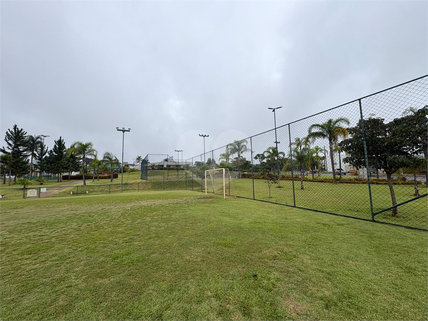Lote à venda no Condomínio Village Damha IV