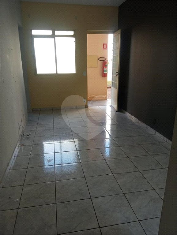 Apartamento no Condomínio Residencial Jardim das Torres.