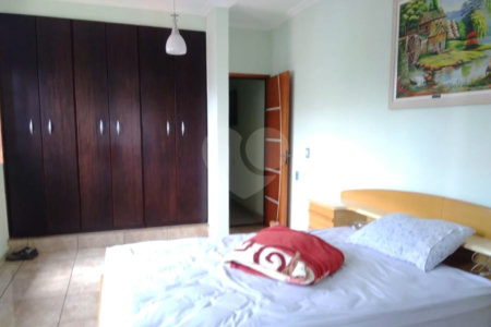 Casa à venda com 4 quartos, sendo 2 suítes, em Jardim Vila Galvão, Guarulhos, SP