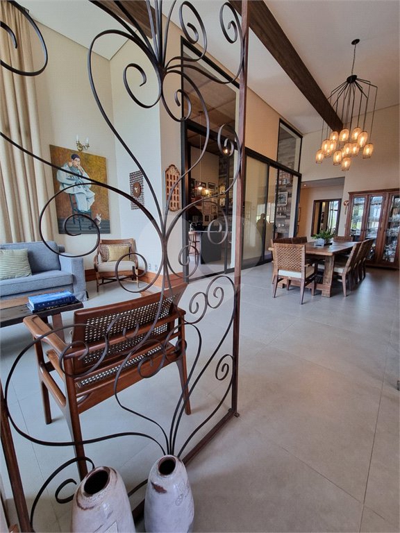 Casa à venda com 3 suítes no condomínio Campo de Toscana, Vinhedo - SP