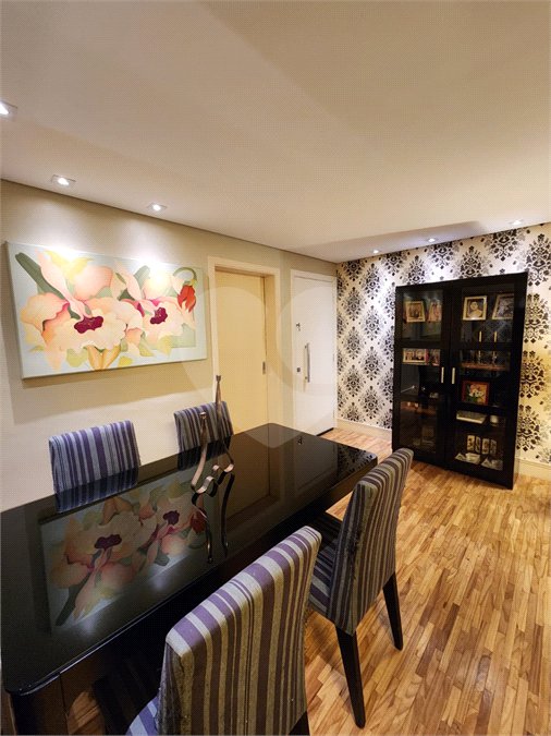 Apartamento à venda com 3 suítes em Vila Suzana, São Paulo, SP