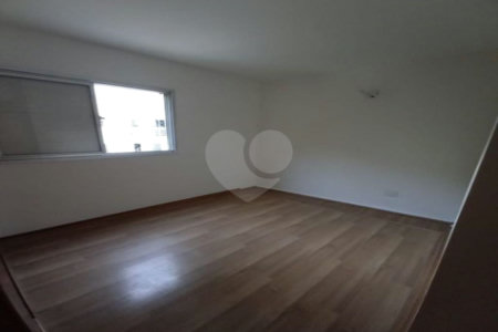 Apartamento à venda com 3 quartos, sendo 1 suíte, em Vila Monumento, São Paulo, SP