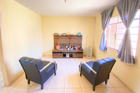 Casa à venda com 3 quartos em Vila Mazarino, Itapetininga, SP
