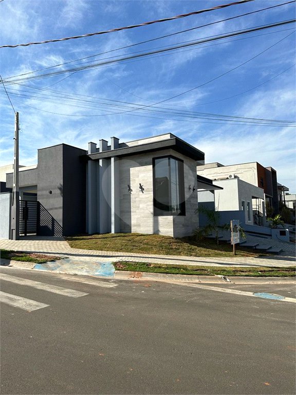 Casa à venda com 3 quartos, sendo 1 suíte,  no condomínio Lagos D Icaraí, Salto - SP