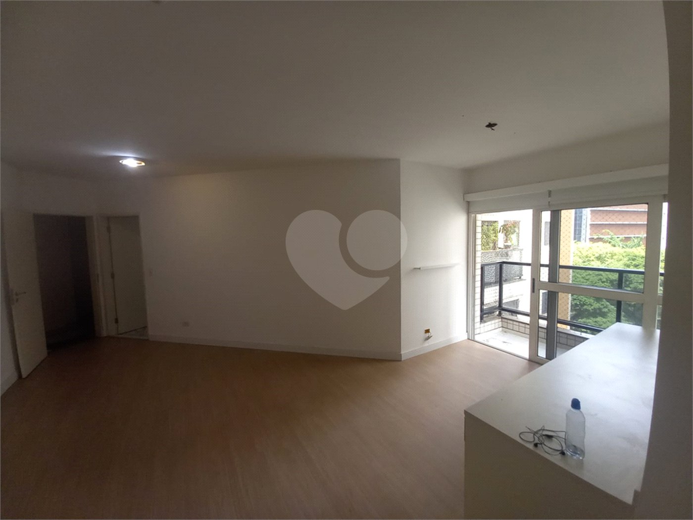 Apartamento à venda com 3 quartos, sendo 1 suíte,  em Vila Olímpia, São Paulo, SP