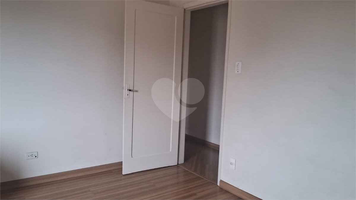 Apartamento à venda com 3 quartos, sendo 1 suíte,  em Cambuci, São Paulo, SP