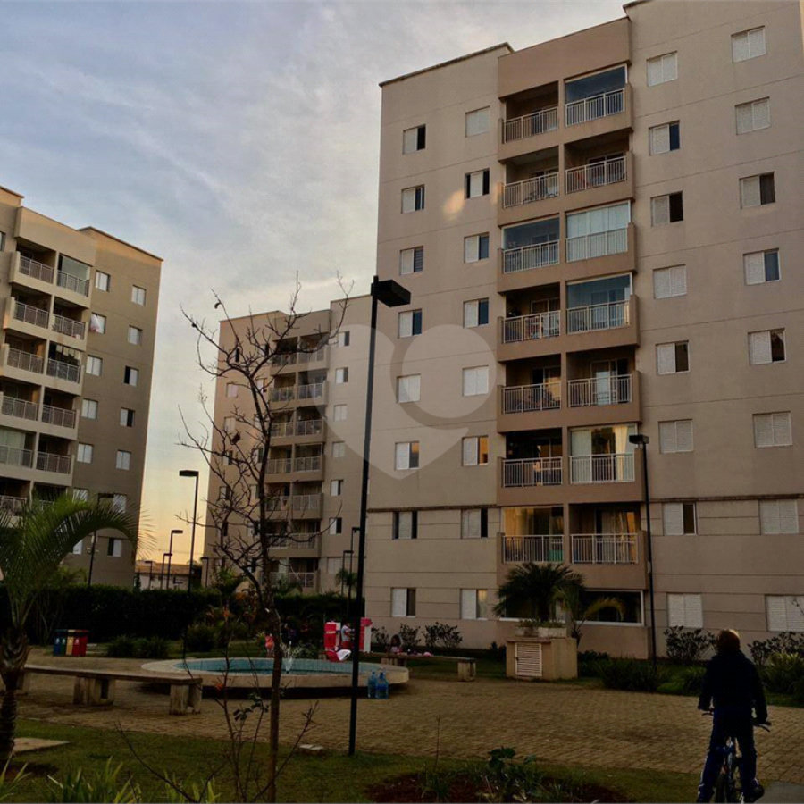 Apartamento à venda com 3 quartos, sendo 1 suíte, em Conjunto Residencial Irai, Suzano, SP