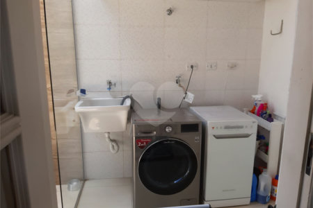 Sobrado à venda com 3 quartos, sendo 1 suíte, em Vila Suissa, Mogi das Cruzes, SP