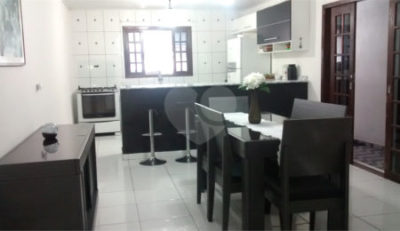 Sobrado à venda com 2 suítes em Jardim Obelisco, Poá, SP