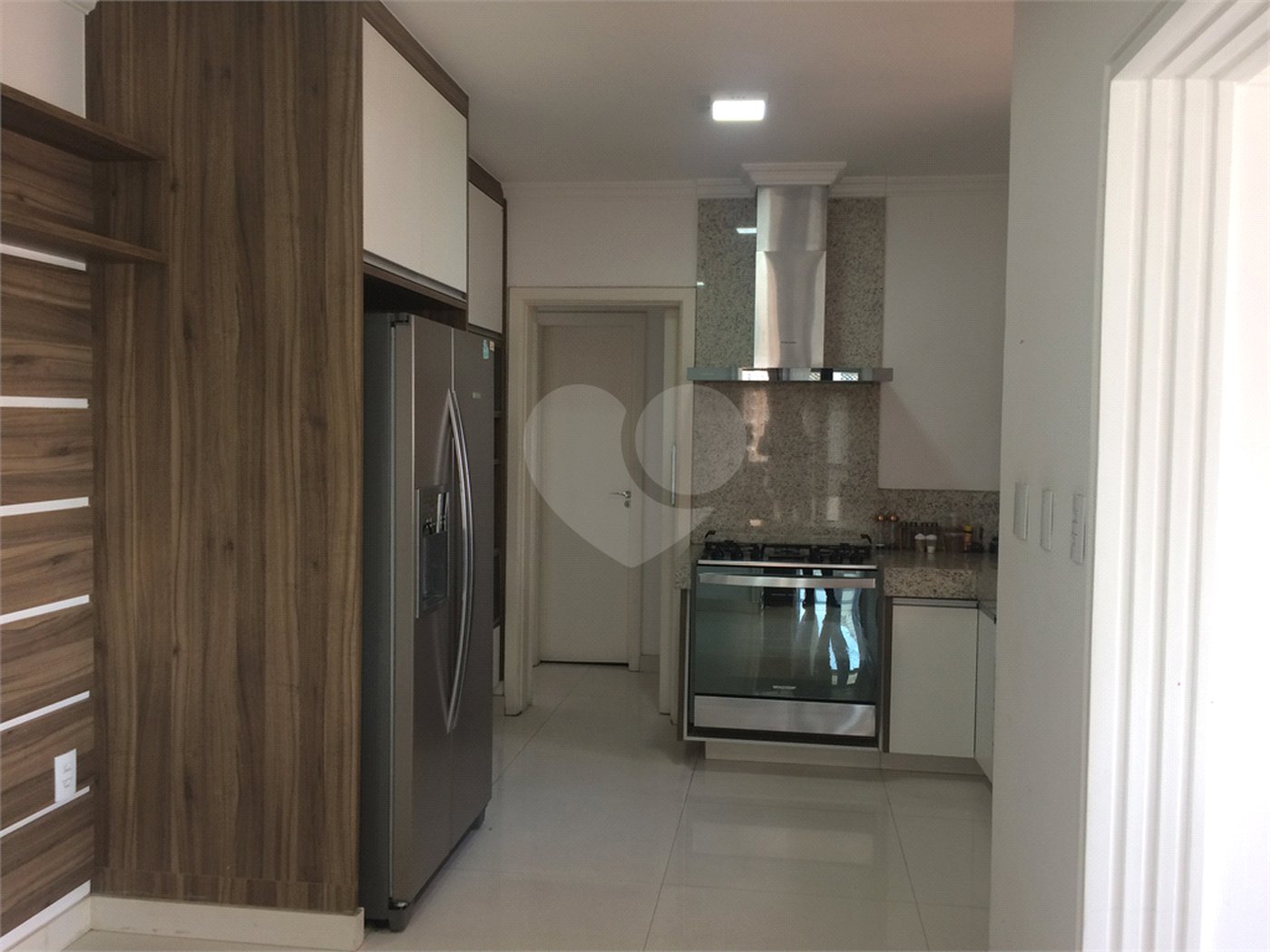 Apartamento à venda com 3 suítes em Vila Suzana, São Paulo, SP