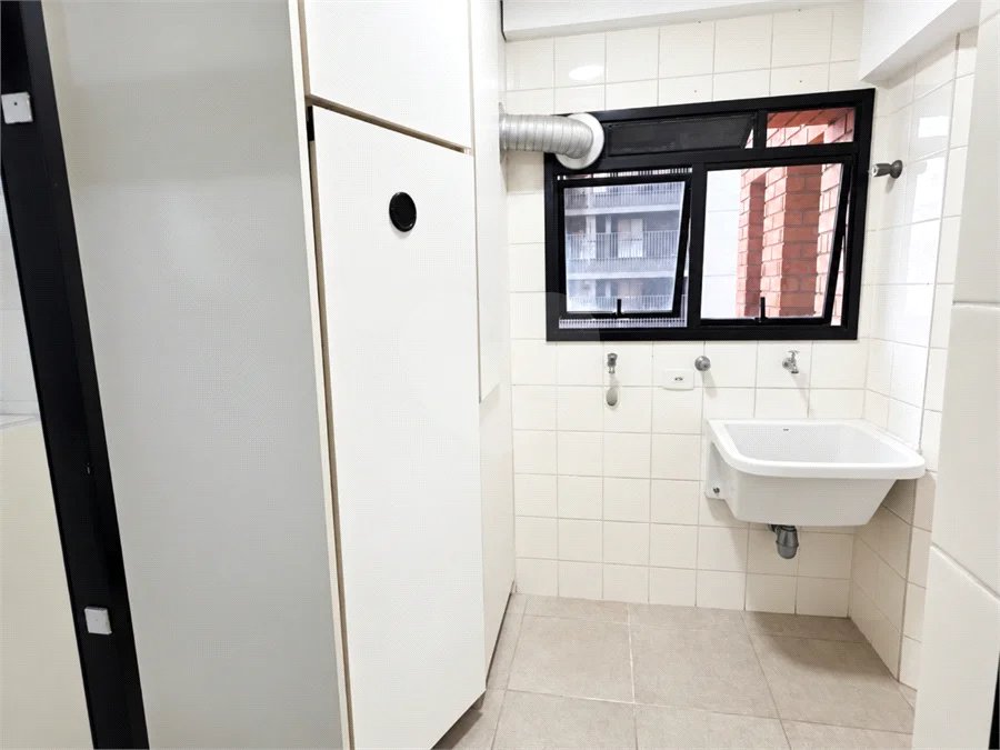 Apartamento à venda com 3 quartos, sendo 1 suíte, em Brooklin, São Paulo, SP