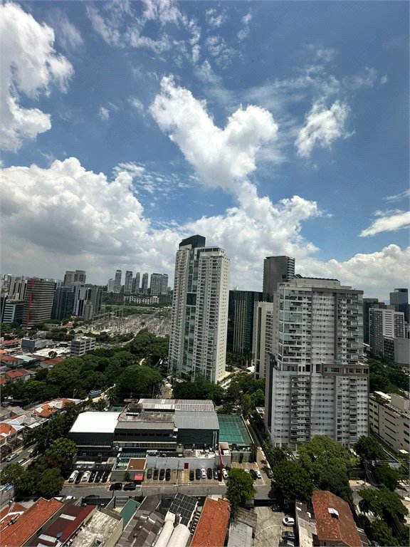 Apartamento à venda com 3 quartos, sendo 1 suíte, em Brooklin Paulista, São Paulo, SP