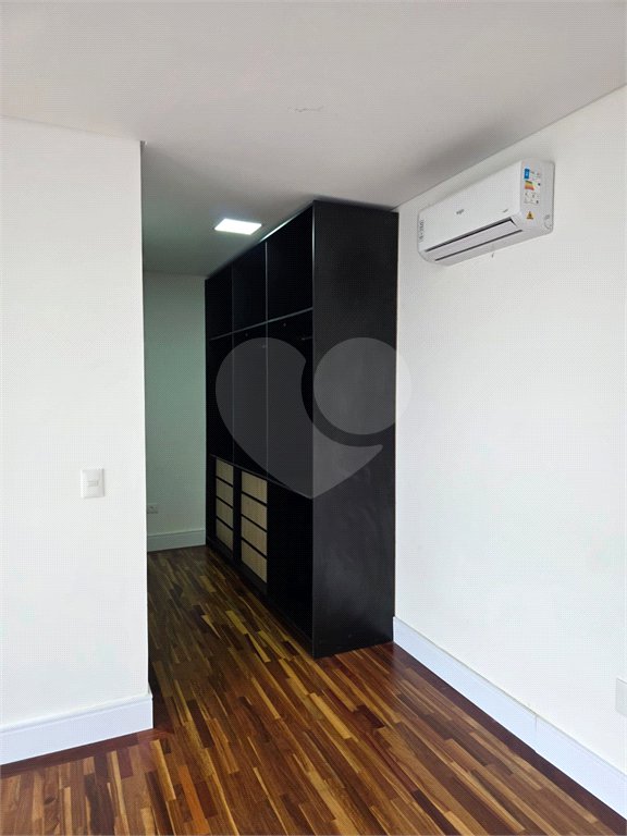 Casa à venda com 3 suítes no condomínio Hills, Arujá - SP