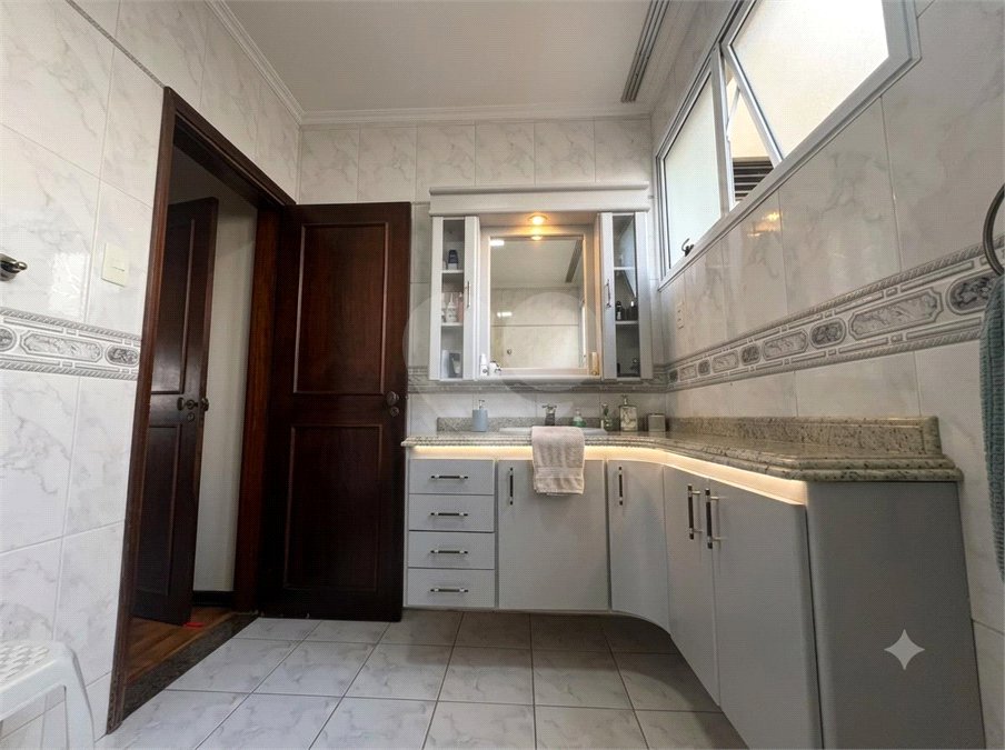Apartamento à venda com 3 quartos, sendo 1 suíte, no Centro, Ribeirão Preto, SP